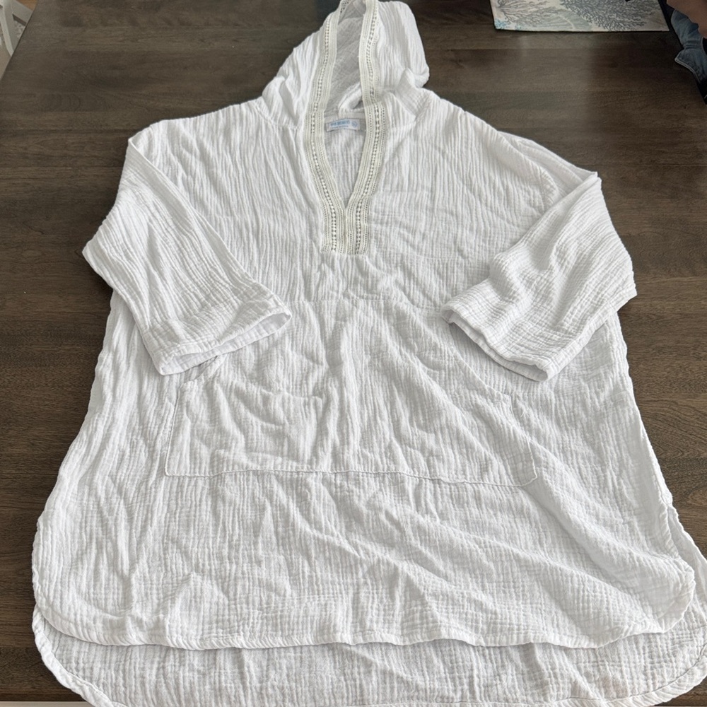 Like new white cover up